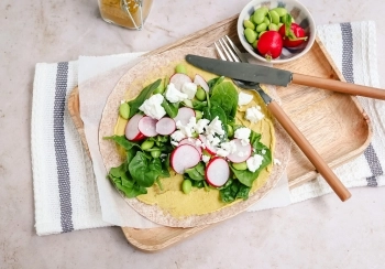 Wrap met kerrie-hummus & edamame boontjes