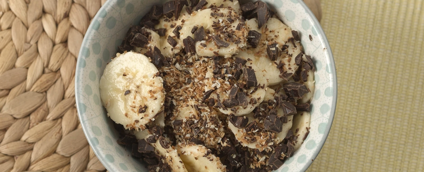 Banaan met pure chocolade & geraspte kokos
