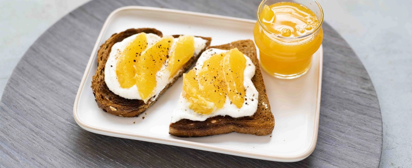 (Geroosterd) brood met ricotta & sinaasappel