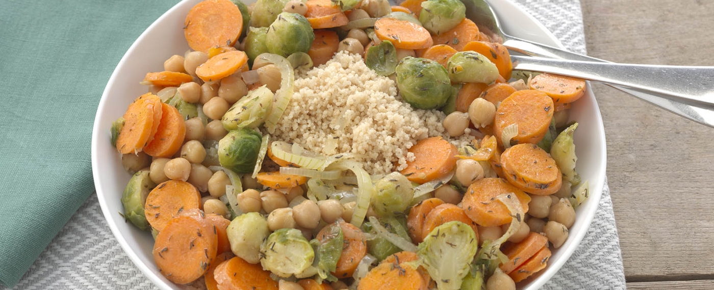 Kikkererwten groentestoofpot met couscous - FitChef.nl