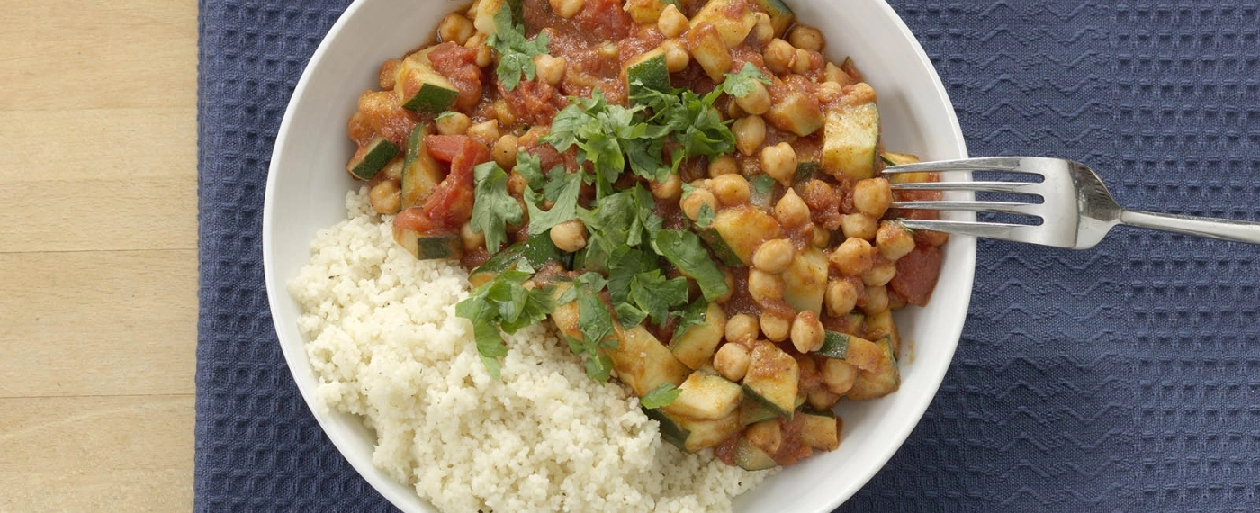 Snelle kikkererwten stoof met couscous