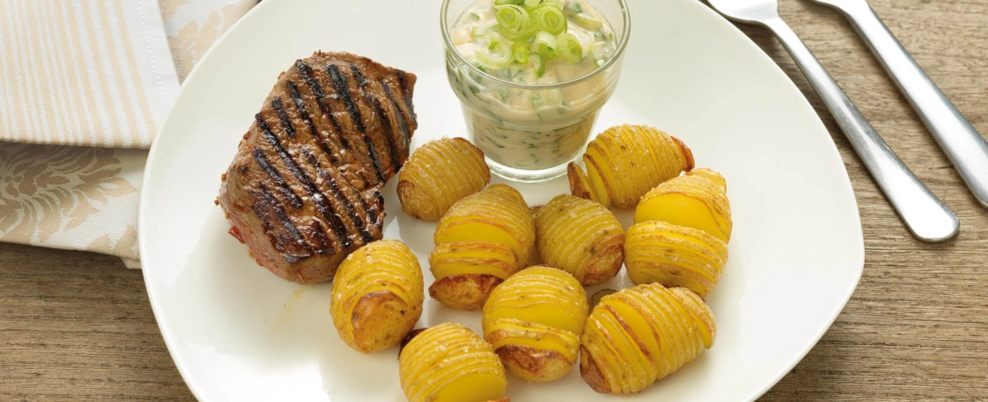 Oosterse biefstuk met hasselback krieltjes