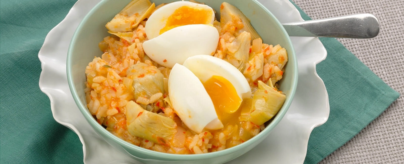 Paprika risotto met artisjokharten & ei