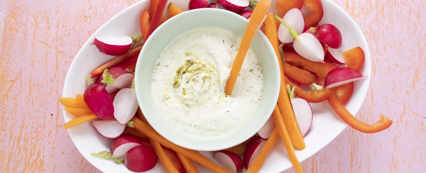 Pesto & yoghurtdip met rauwkost