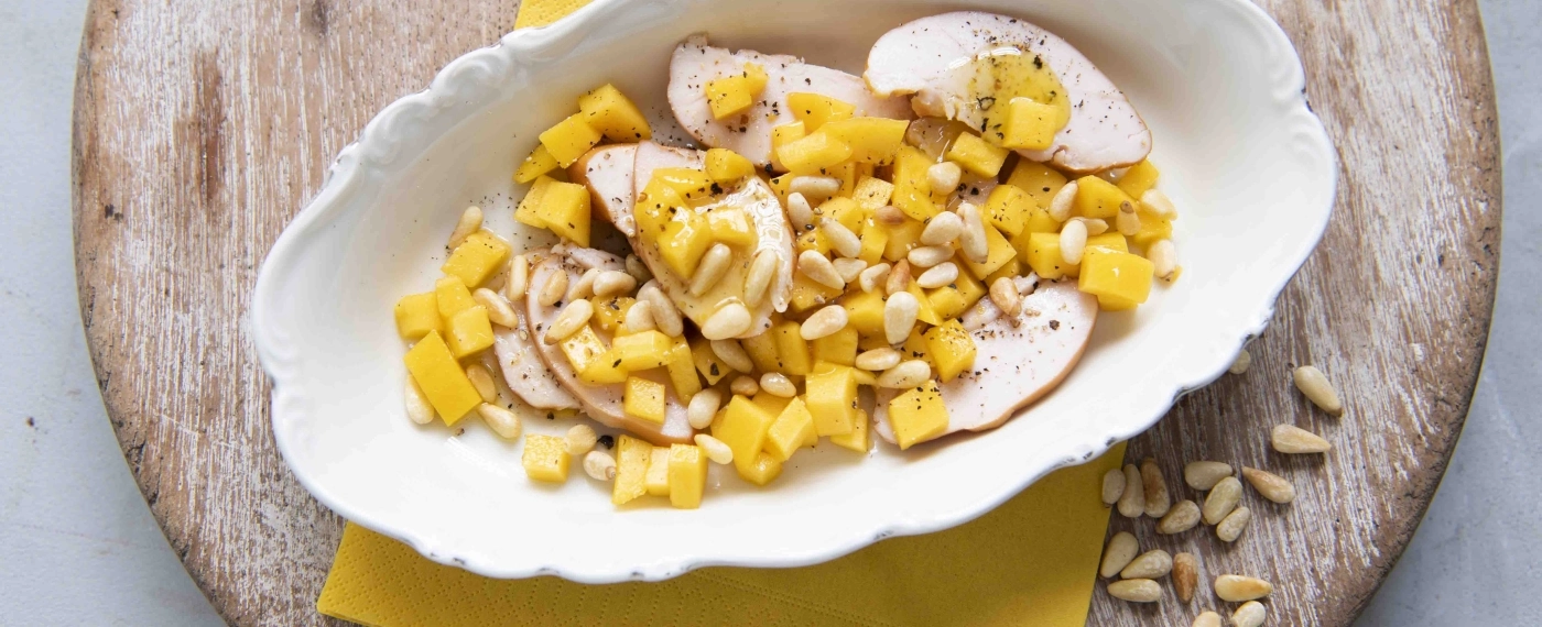 ‘Salade’ van gerookte kipfilet & mango