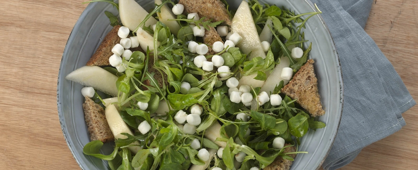 Salade met peer & geitenkaas