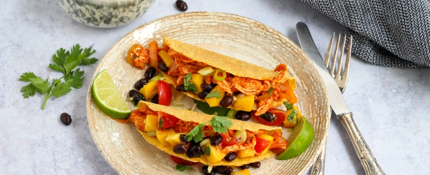 Taco’s met pulled chicken & salsa