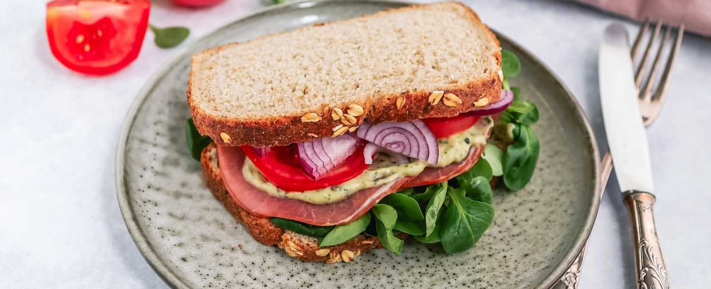 Sandwich met rookvlees & pesto mayonaise