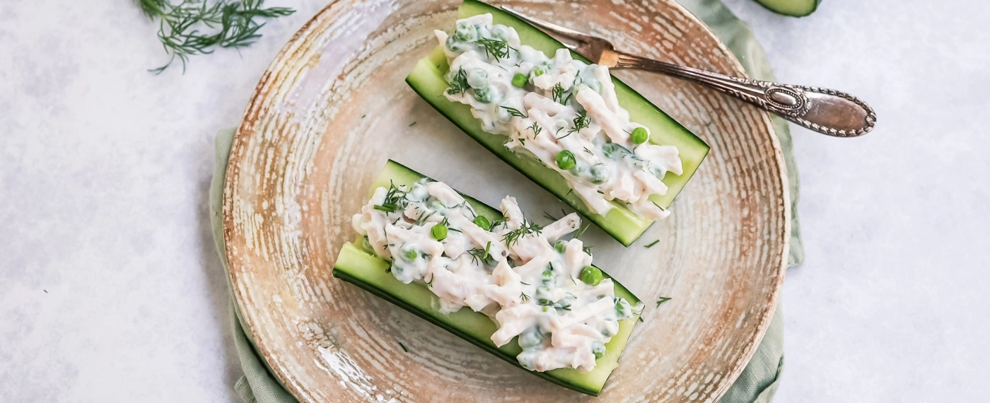 Tzatziki komkommer bootjes met kipreepjes