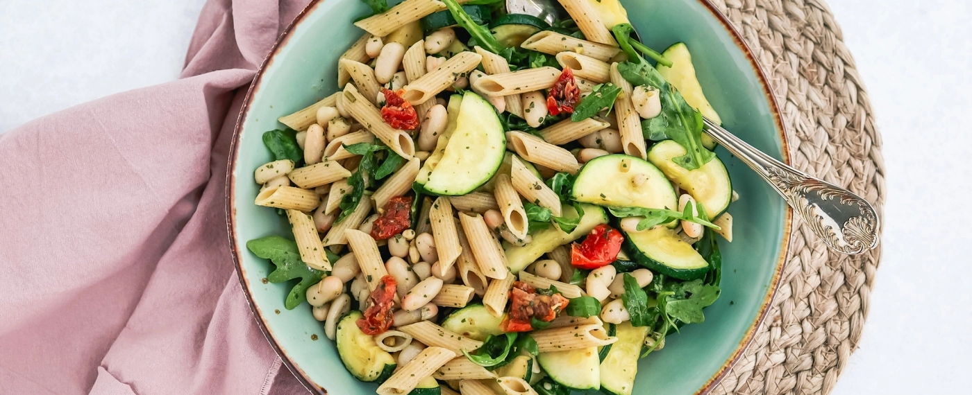 Penne met bonen & pesto