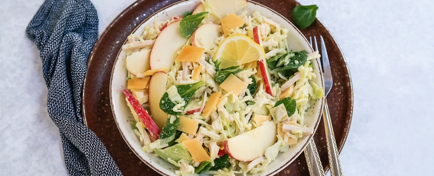 Witte kool salade met kipreepjes & appel