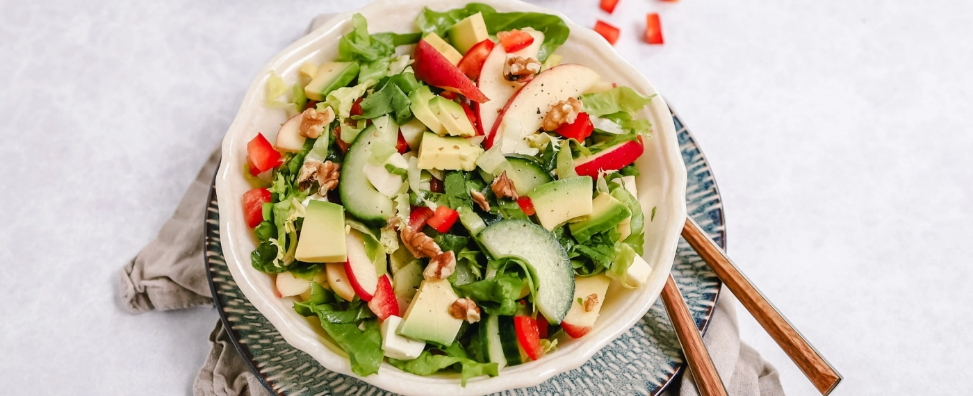 Rauwe andijvie salade met appel & mozzarella