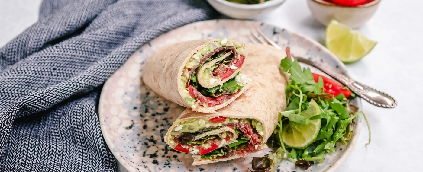 Wrap met guacamole & rookvlees