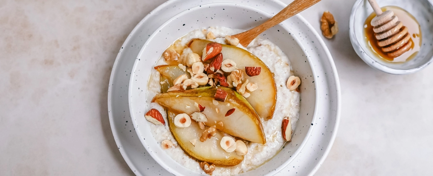 Yoghurt met Brinta & gekarameliseerde peer