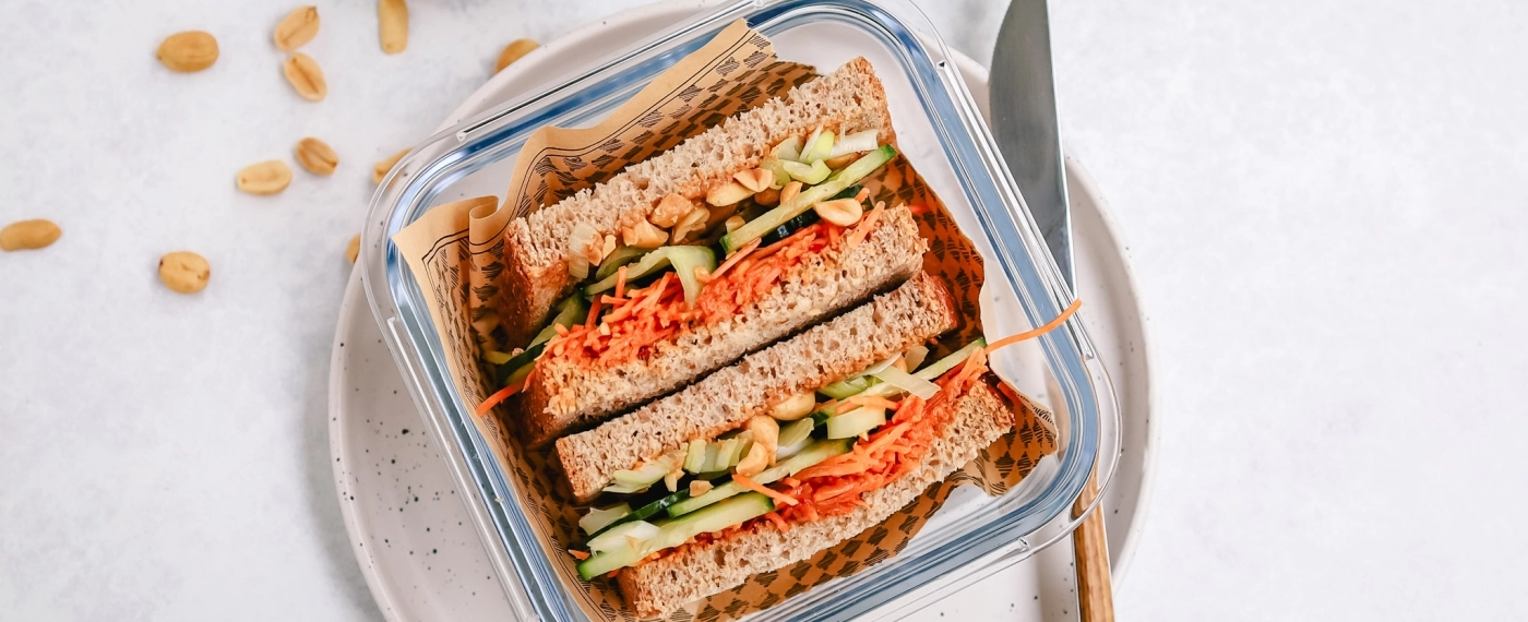Sandwich met pindakaas & sambal