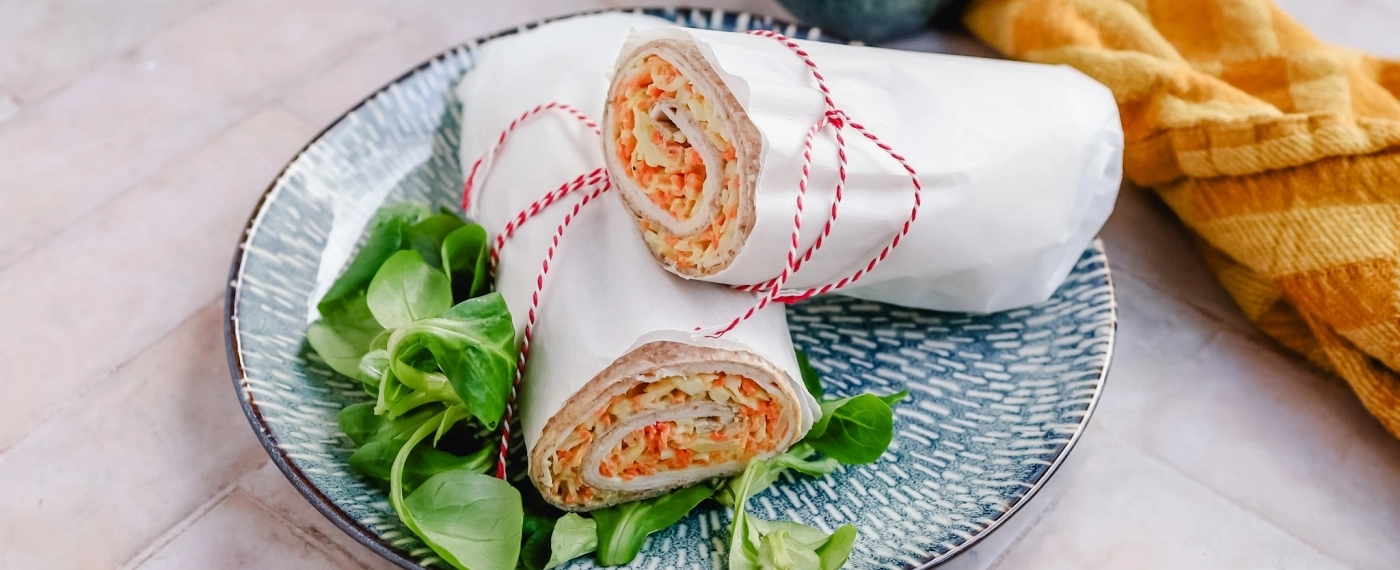 Wrap met kalkoenfilet en kerrie-koolsalade