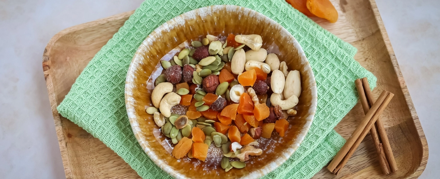 Noten met abrikozen & pompoenpitten