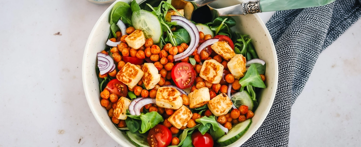 Halloumi kikkererwten salade