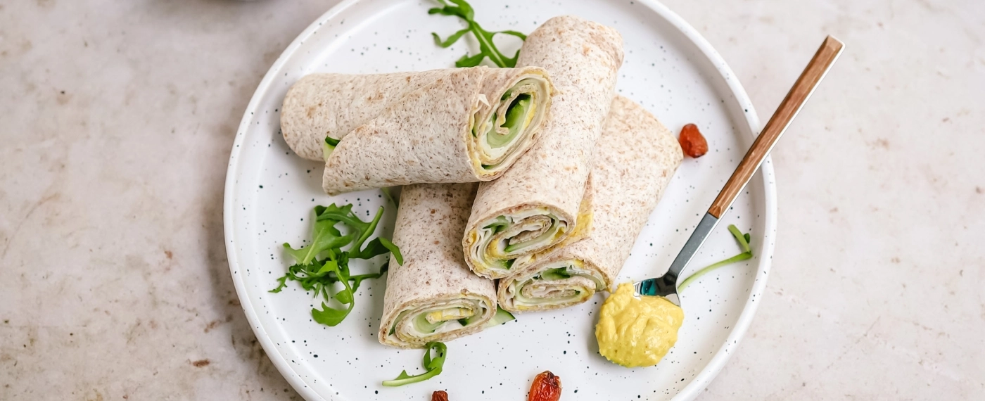 Wrap met kerrie-hummus & kalkoenfilet