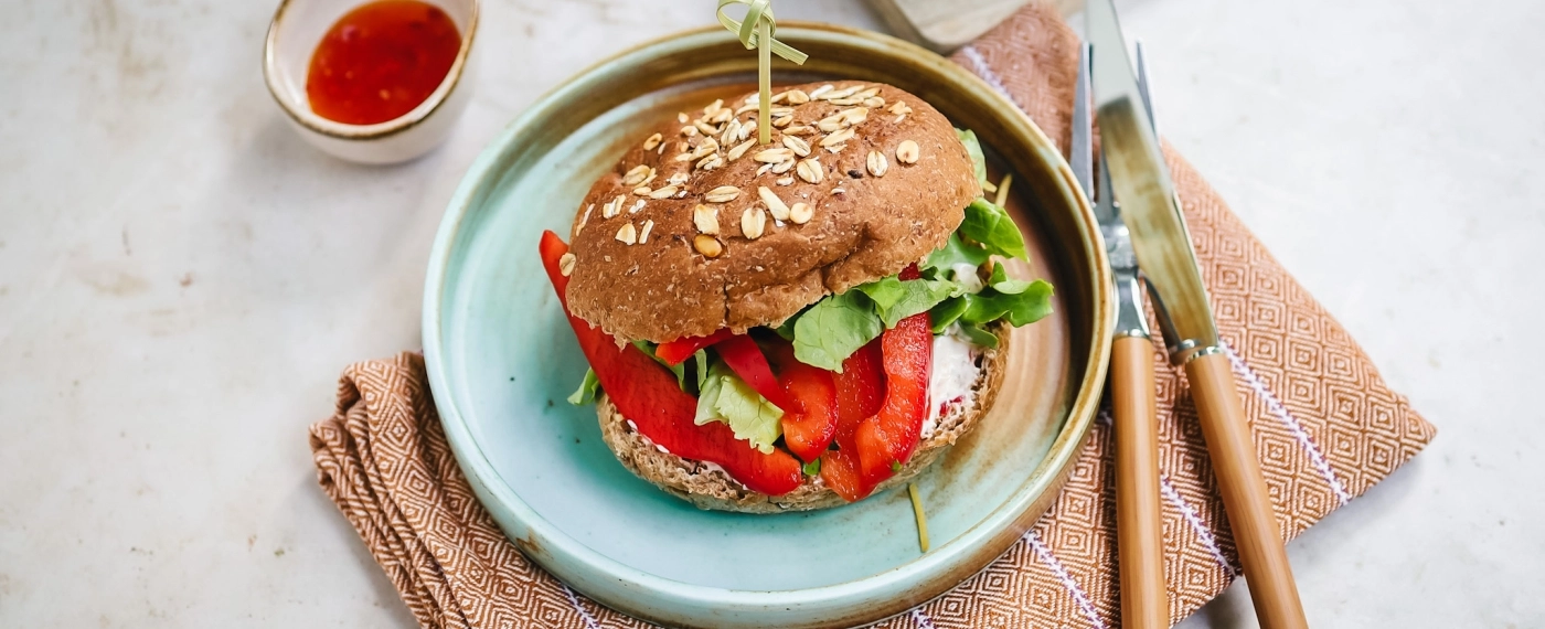 Broodje met chili-zuivelspread
