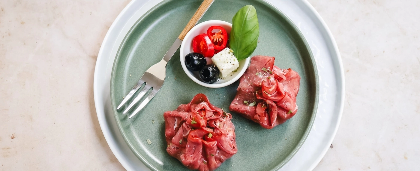 Pittige rookvlees pakketjes met feta