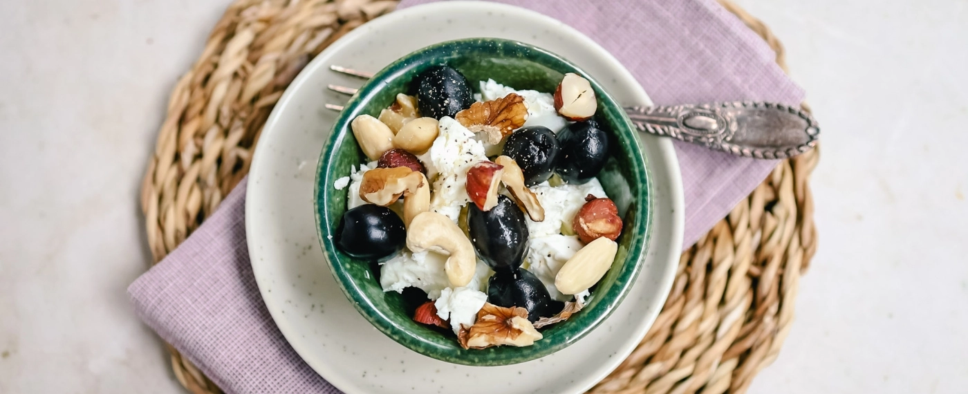 Olijven met noten & feta
