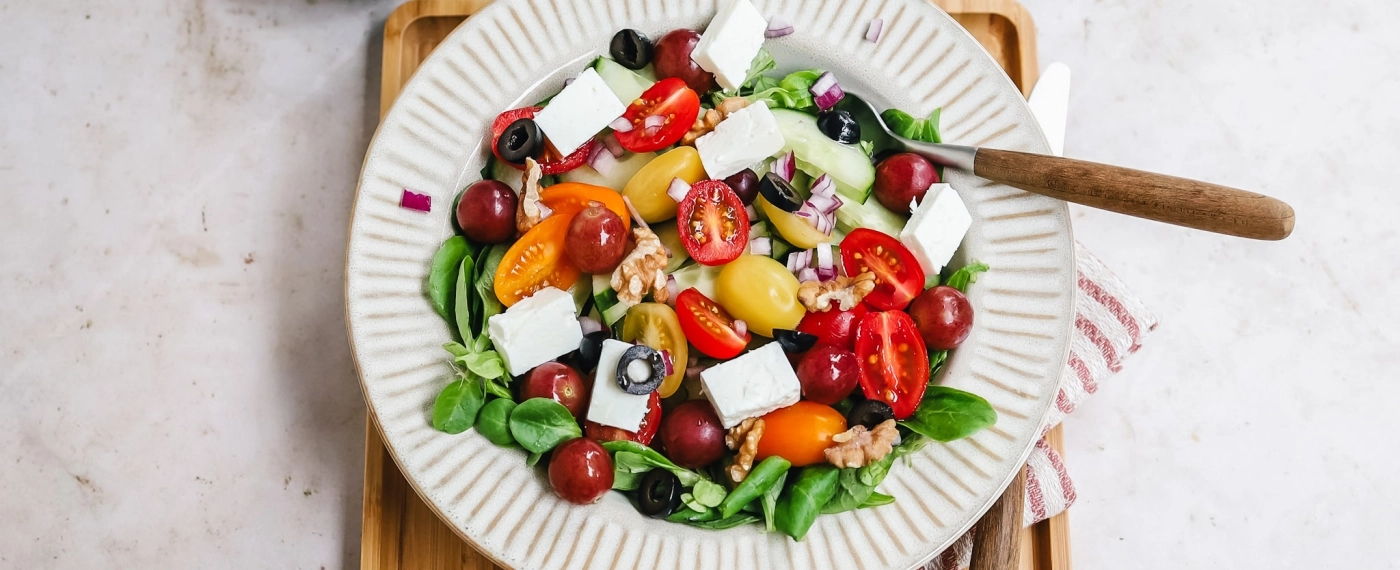 Salade met feta, druiven & olijven