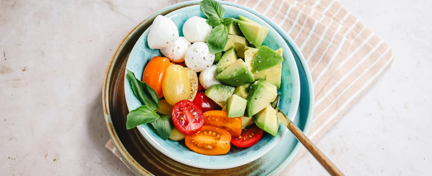 Tomaat & avocado caprese