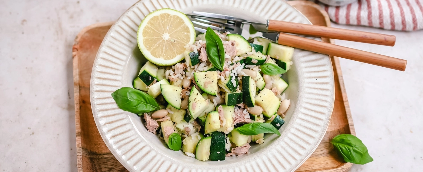 Rijstschotel met courgette & tonijn
