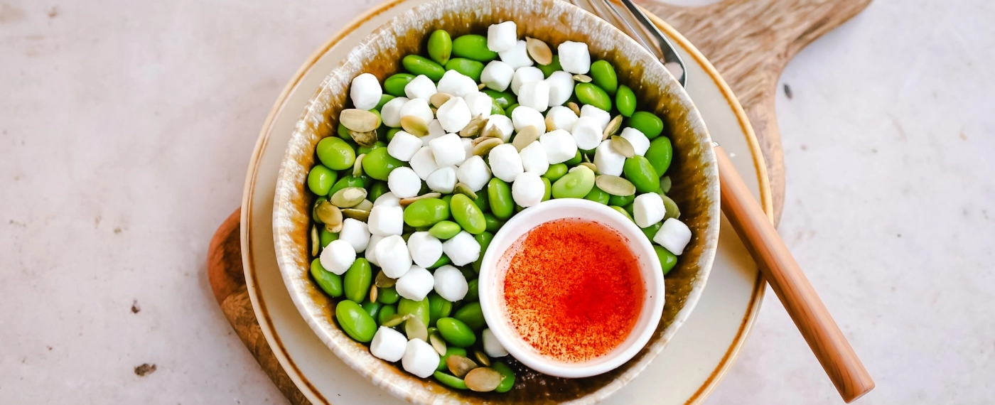 Geitenkaas met pompoenpitten & edamame boontjes