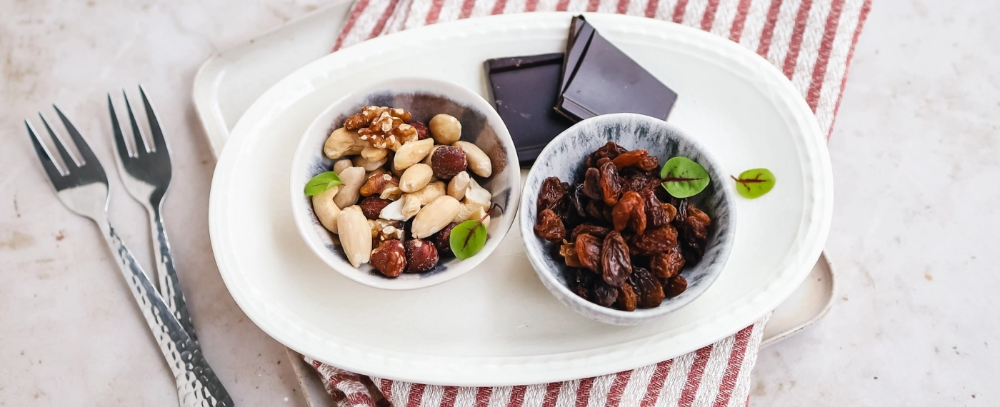 Handje noten met rozijnen & pure chocolade