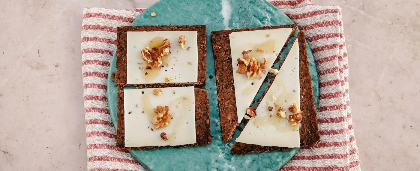 Roggebrood met geitenkaas & honing