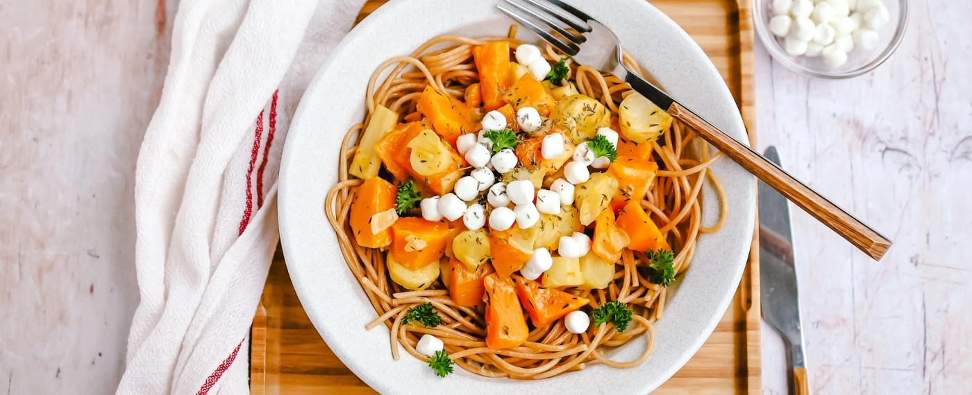 Spaghetti met pompoen, pastinaak & geitenkaas