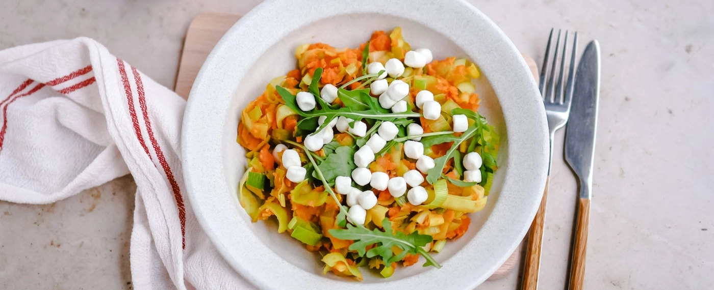 Zoete aardappel-prei stamppot met geitenkaas