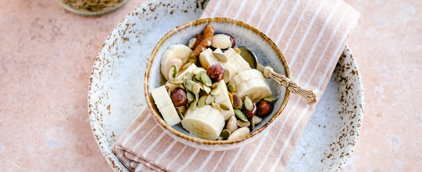 Banaan met noten & pompoenpitten