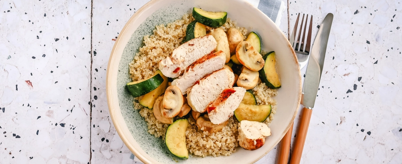 Gestoofde kip met courgette & champignons