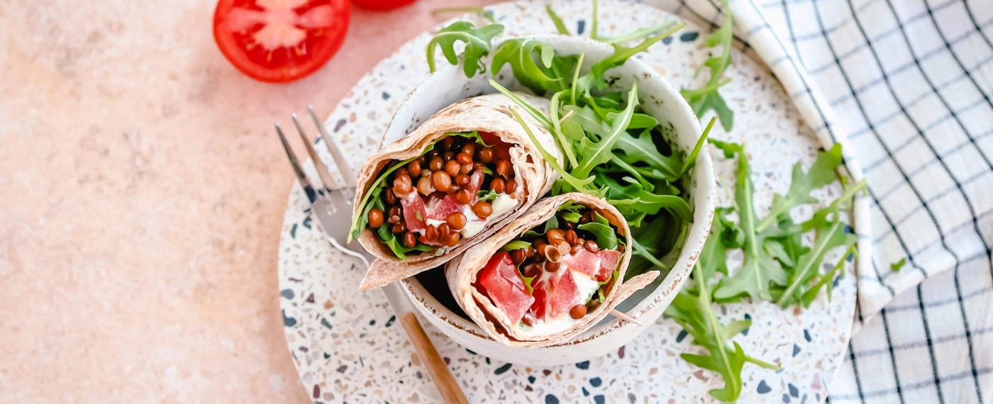 Wrap met linzensalade & kerrie-kokosricotta