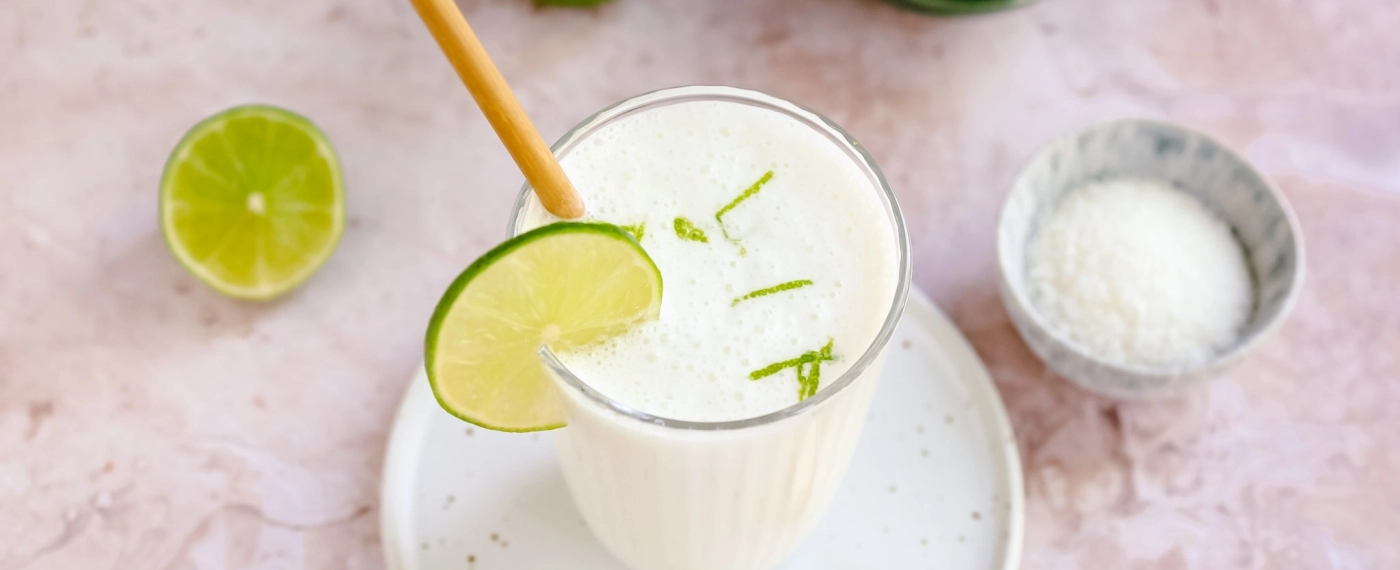 Frisse kokos ontbijt smoothie