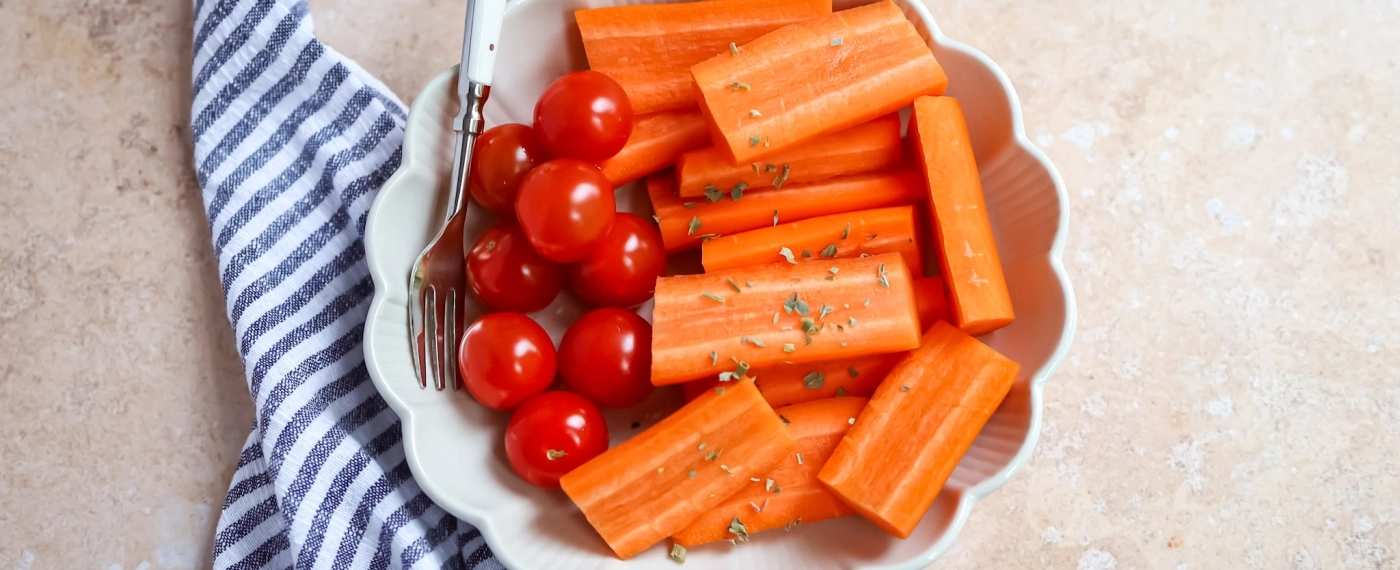 Worteltjes met cherry tomaten