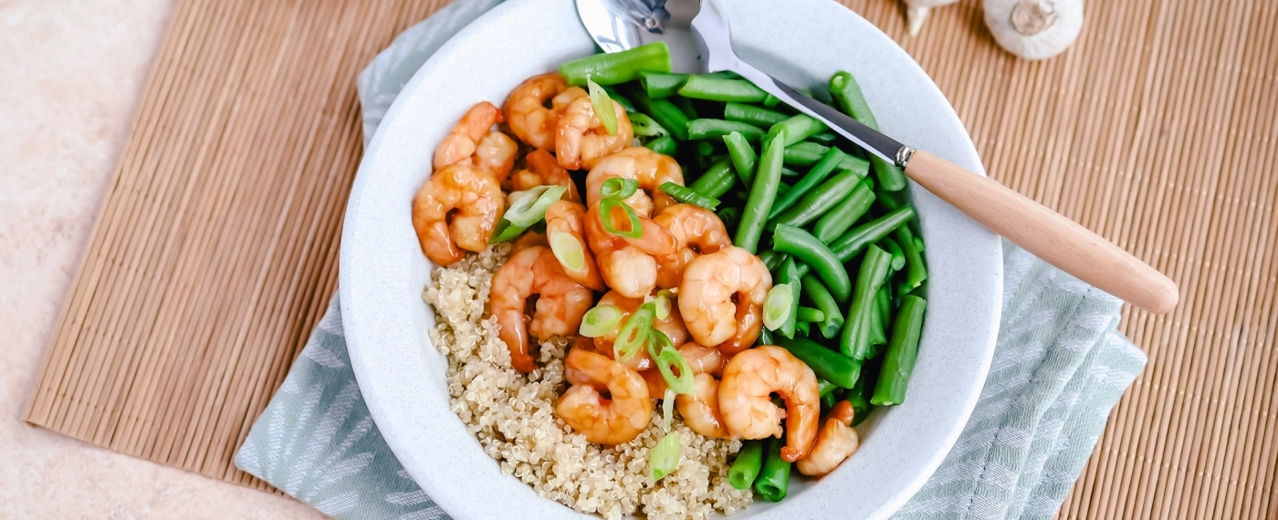 Quinoa met sperziebonen & teriyaki garnalen