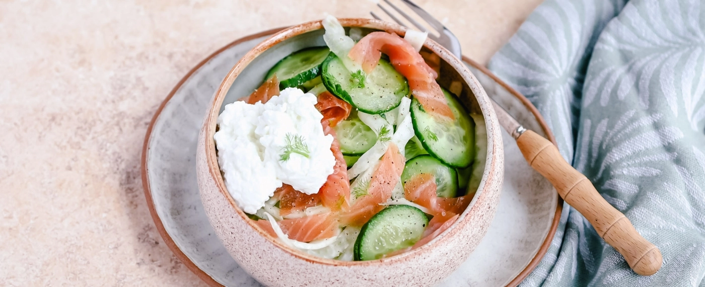 Zoetzure salade met venkel & gerookte zalm