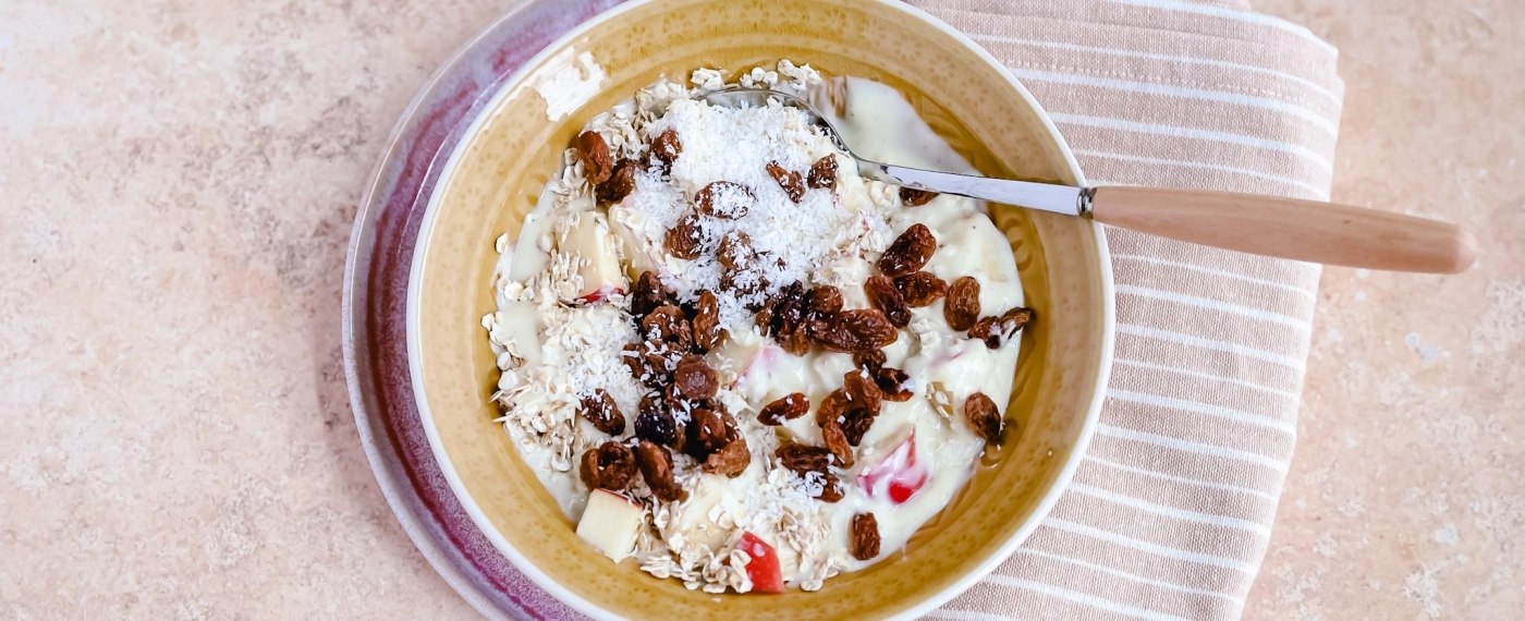 Yoghurt met kokos & geraspte appel