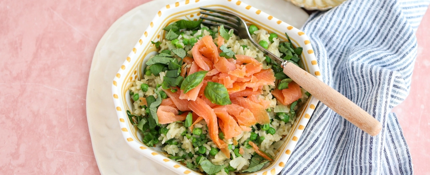 Tuinerwten risotto met gerookte zalm