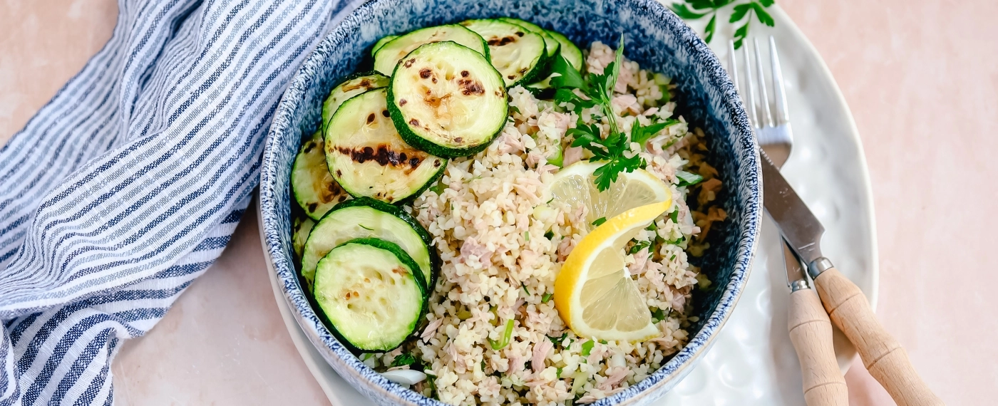 Bulgur met tonijn & gegrilde courgette