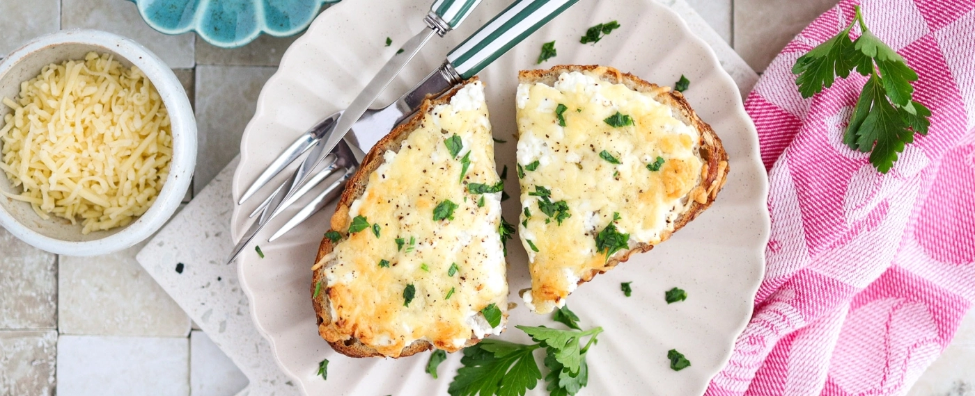 Croque monsieur met cottage cheese