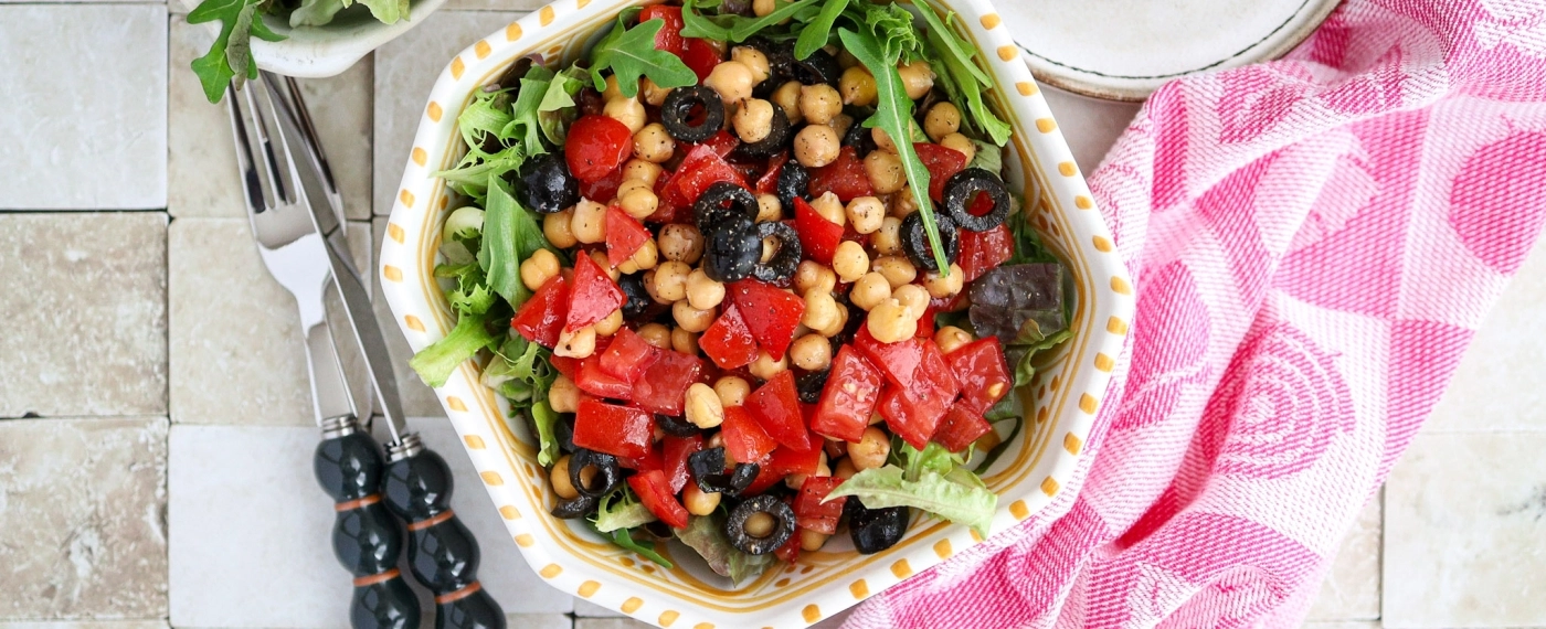 Kikkererwtensalade met tomaten & olijven