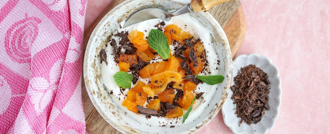Yoghurt met abrikozen & pure chocolade