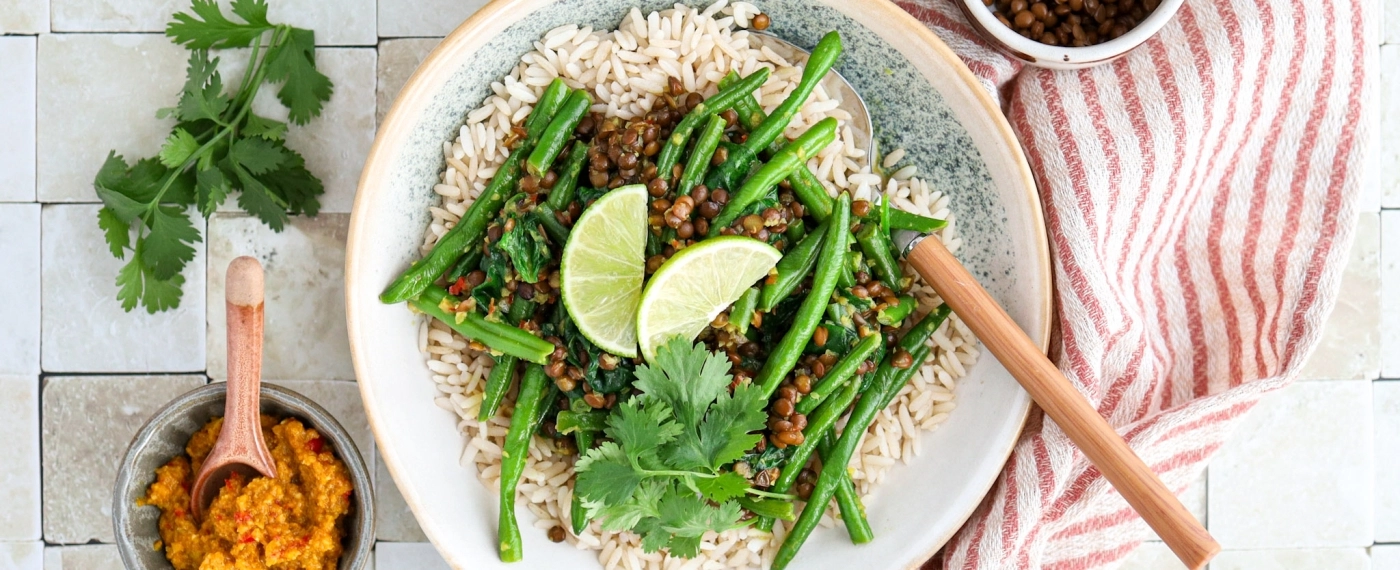 Rendang van linzen met sperziebonen & rijst