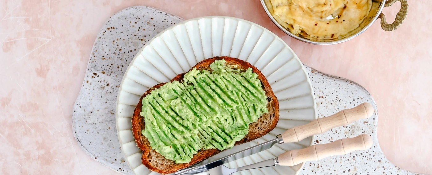 Avocadotoast met roerei