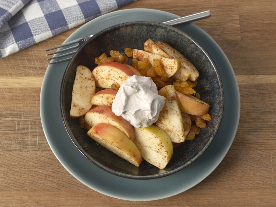 Appel & abrikozensalade met kaneelricotta